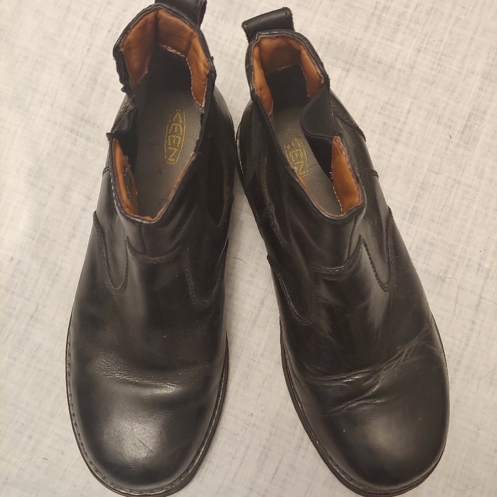 Keen black leather boots Sz 8